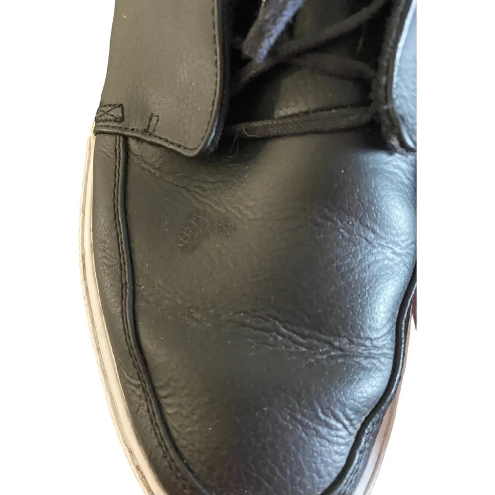 Men's Black Leather Low-Top Sneakers with Pink Sole